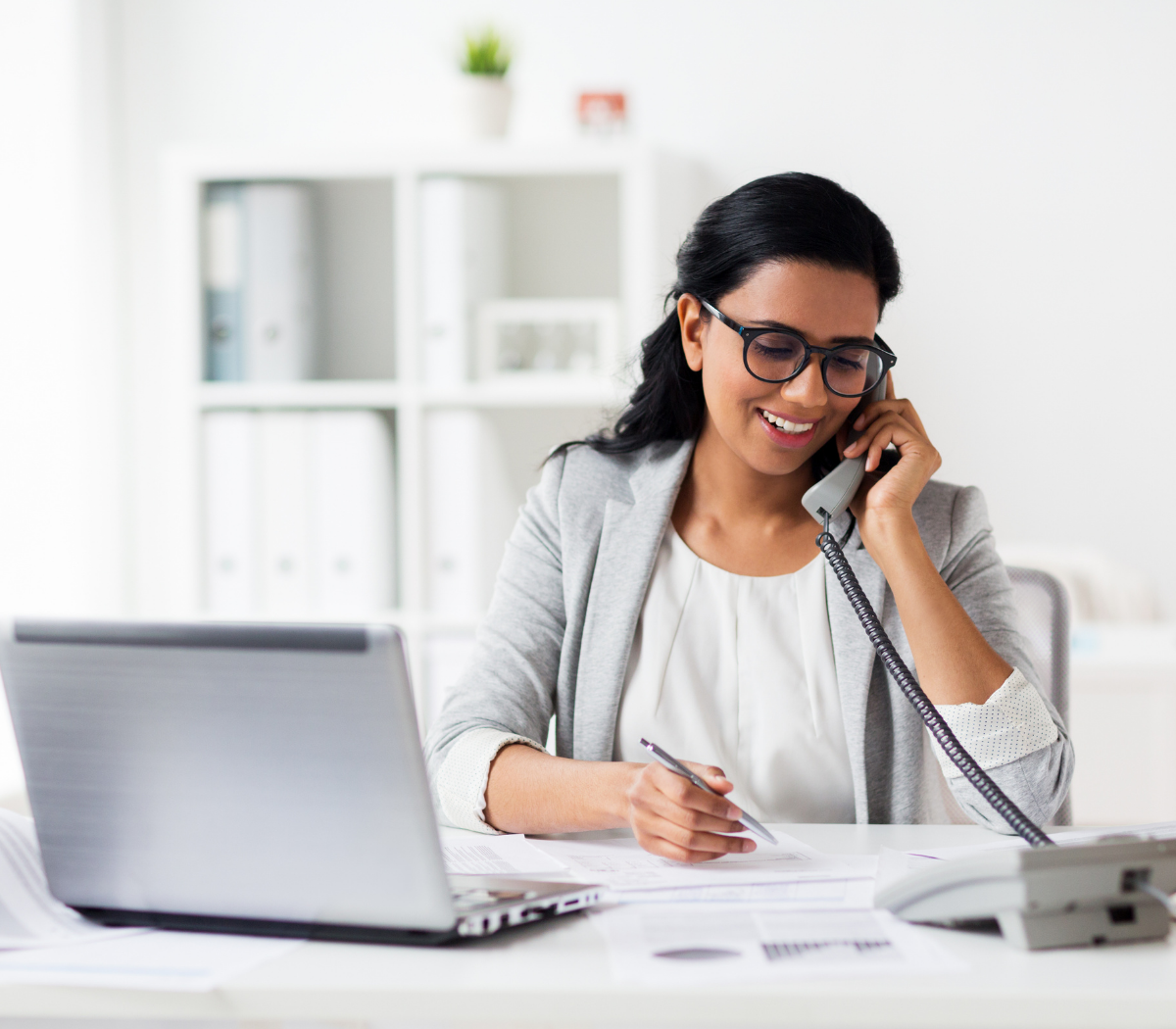 VoIP vs Landline Phones: Which is Better for Small Businesses