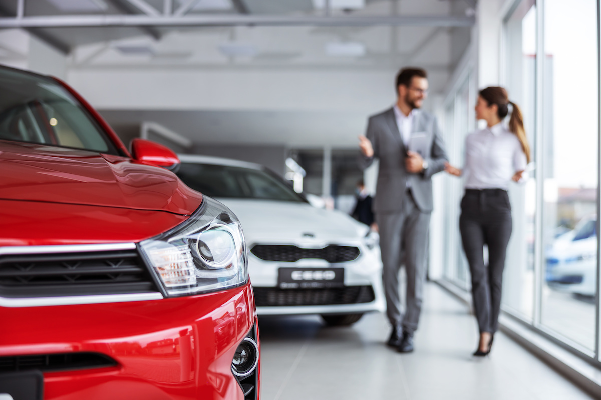 How To Run a Car Dealership Business: 8 Best Practices To Follow