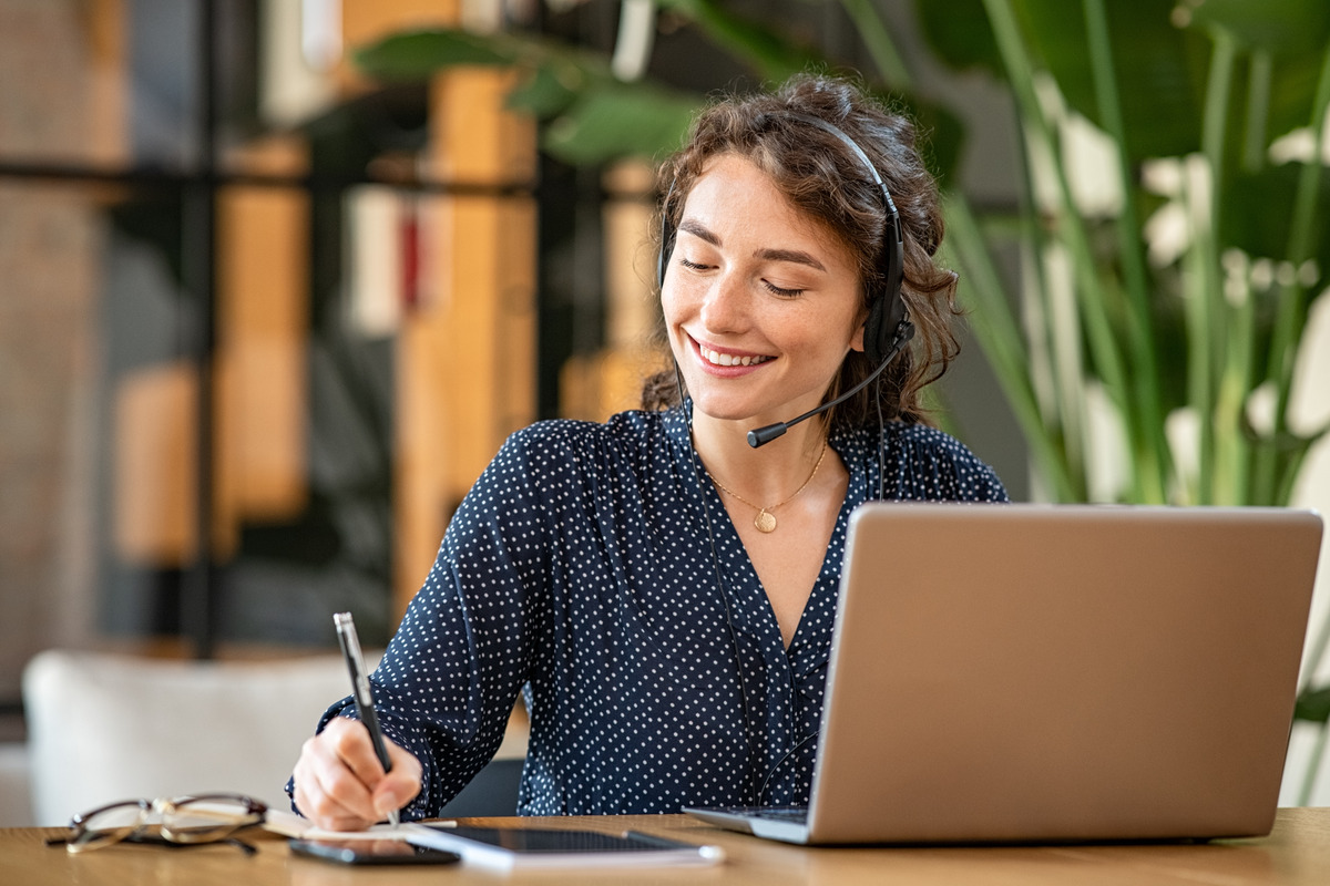 What is Customer Care, Why It Matters, and 6 Best Practices