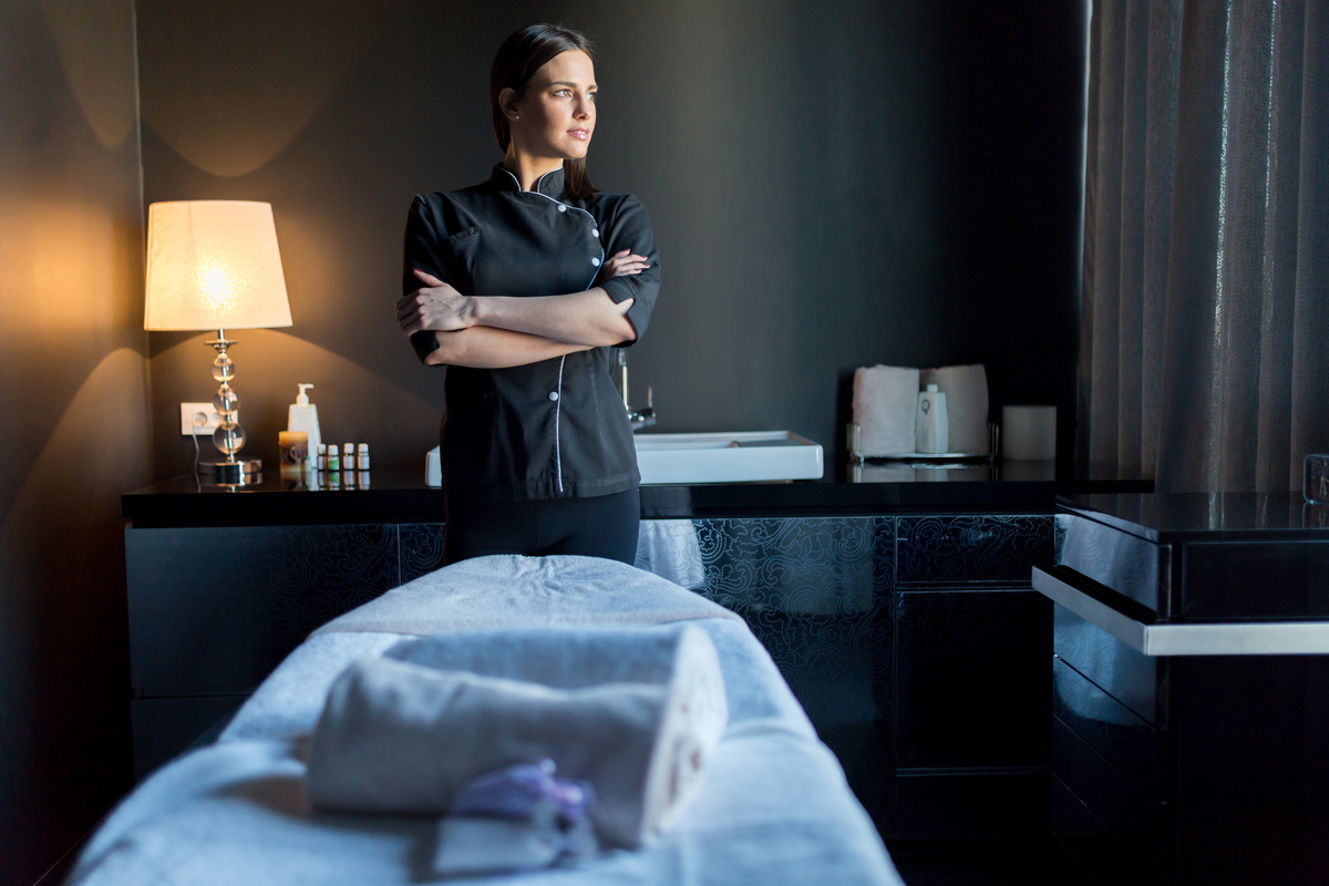 How to Write a Spa Business Plan: 10 Tips, Templates and Examples