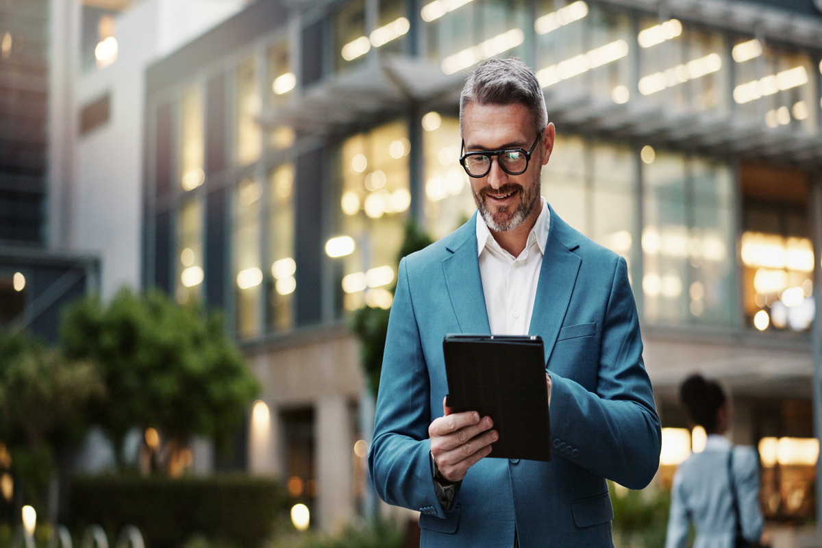 Digital Communication: What It Is, Examples and Types